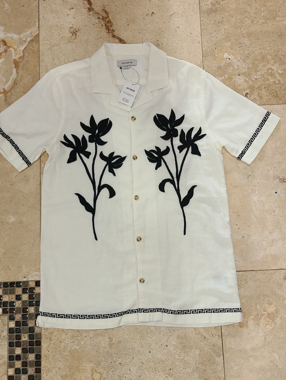 Cotton On Men’s Cream Short-Sleeve Button Shirt with Black Floral Appliqué